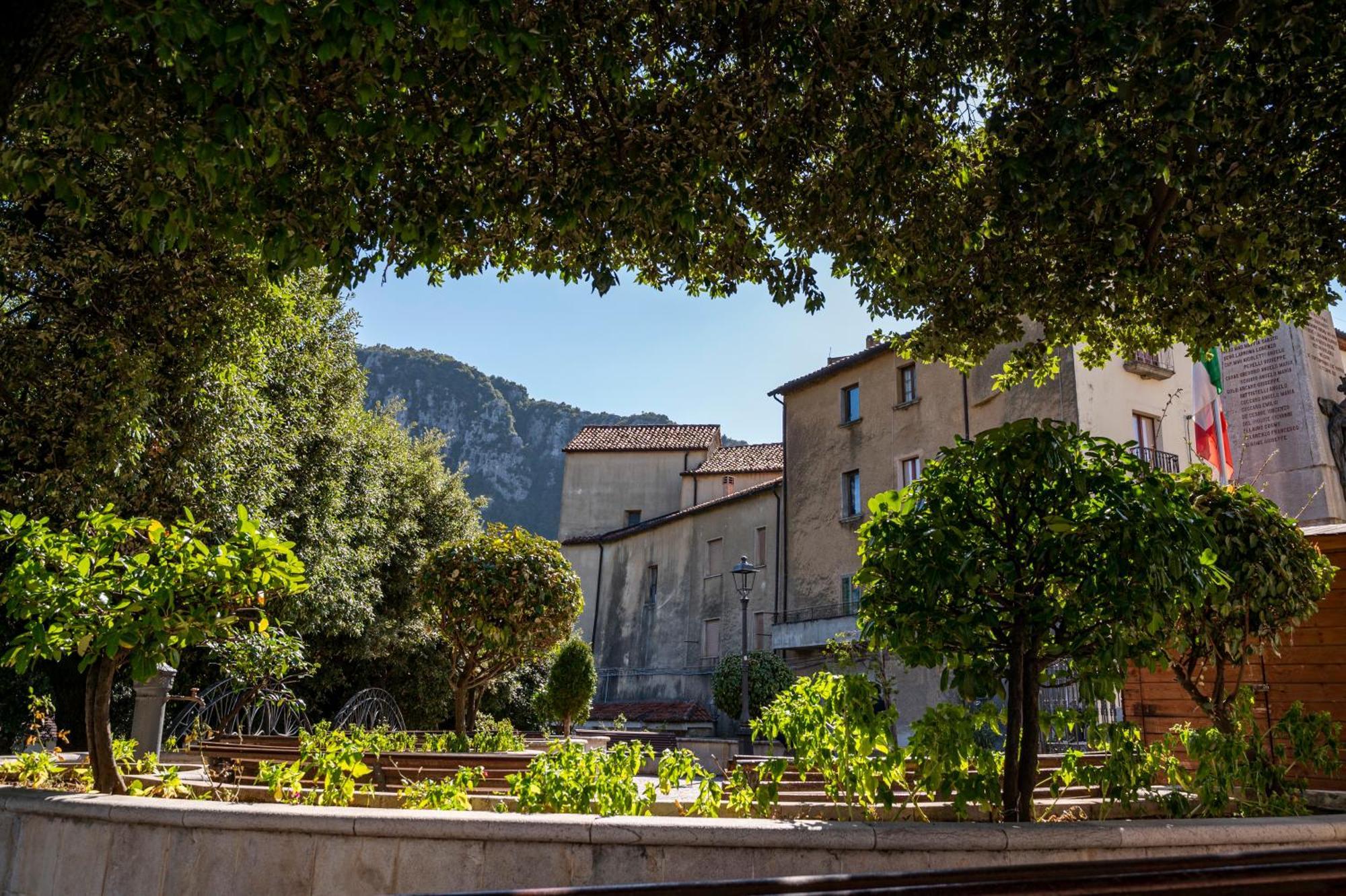 Piazza Laurino Apartments Basic Excursions Alto Cilento Cammino Giubilare Di Santelena Dış mekan fotoğraf