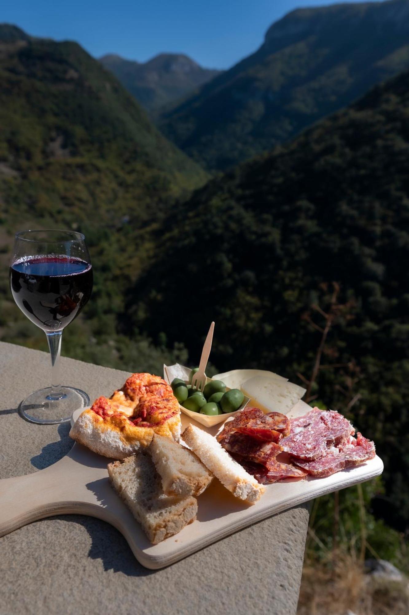 Piazza Laurino Apartments Basic Excursions Alto Cilento Cammino Giubilare Di Santelena Dış mekan fotoğraf