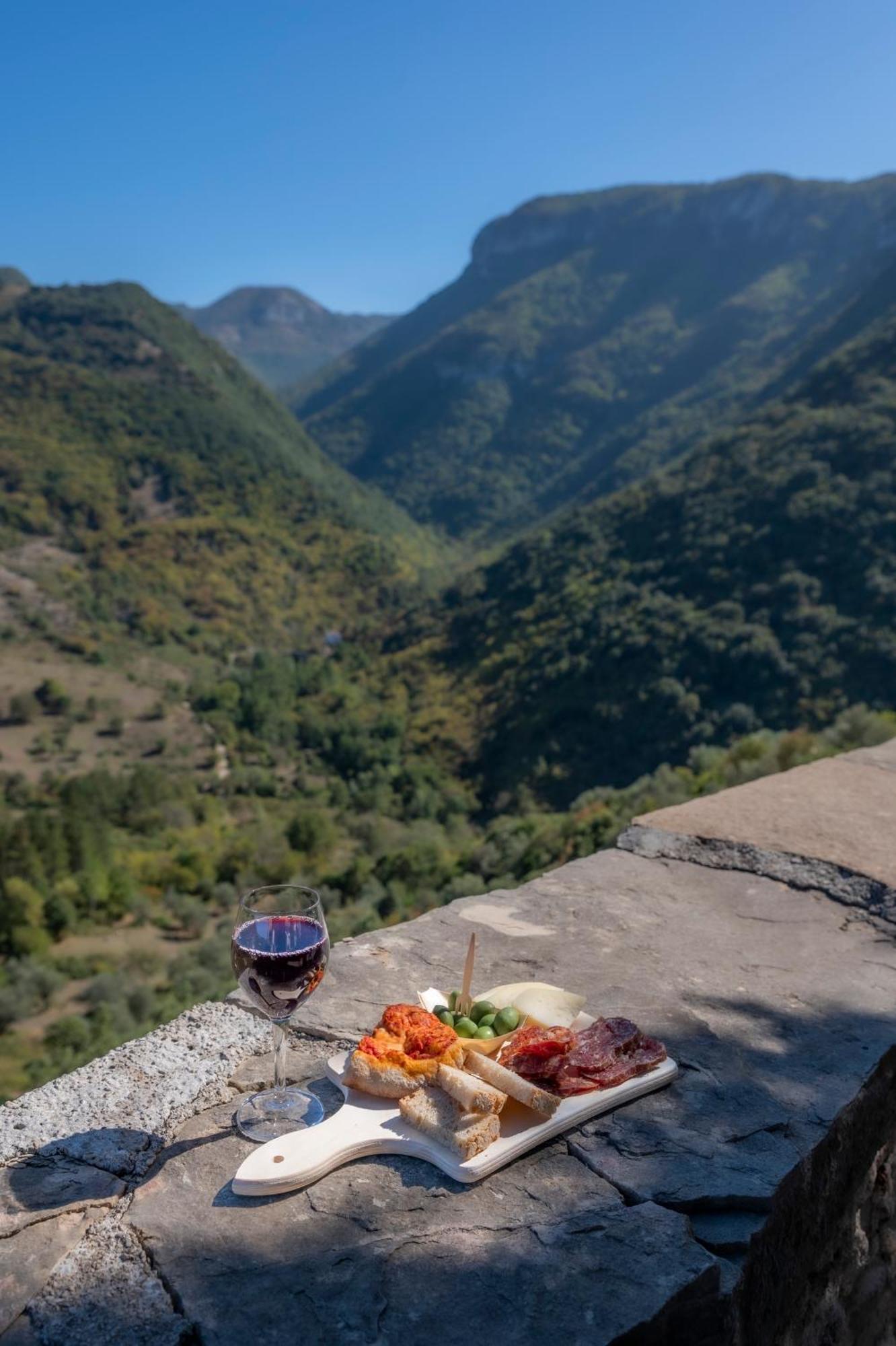 Piazza Laurino Apartments Basic Excursions Alto Cilento Cammino Giubilare Di Santelena Dış mekan fotoğraf