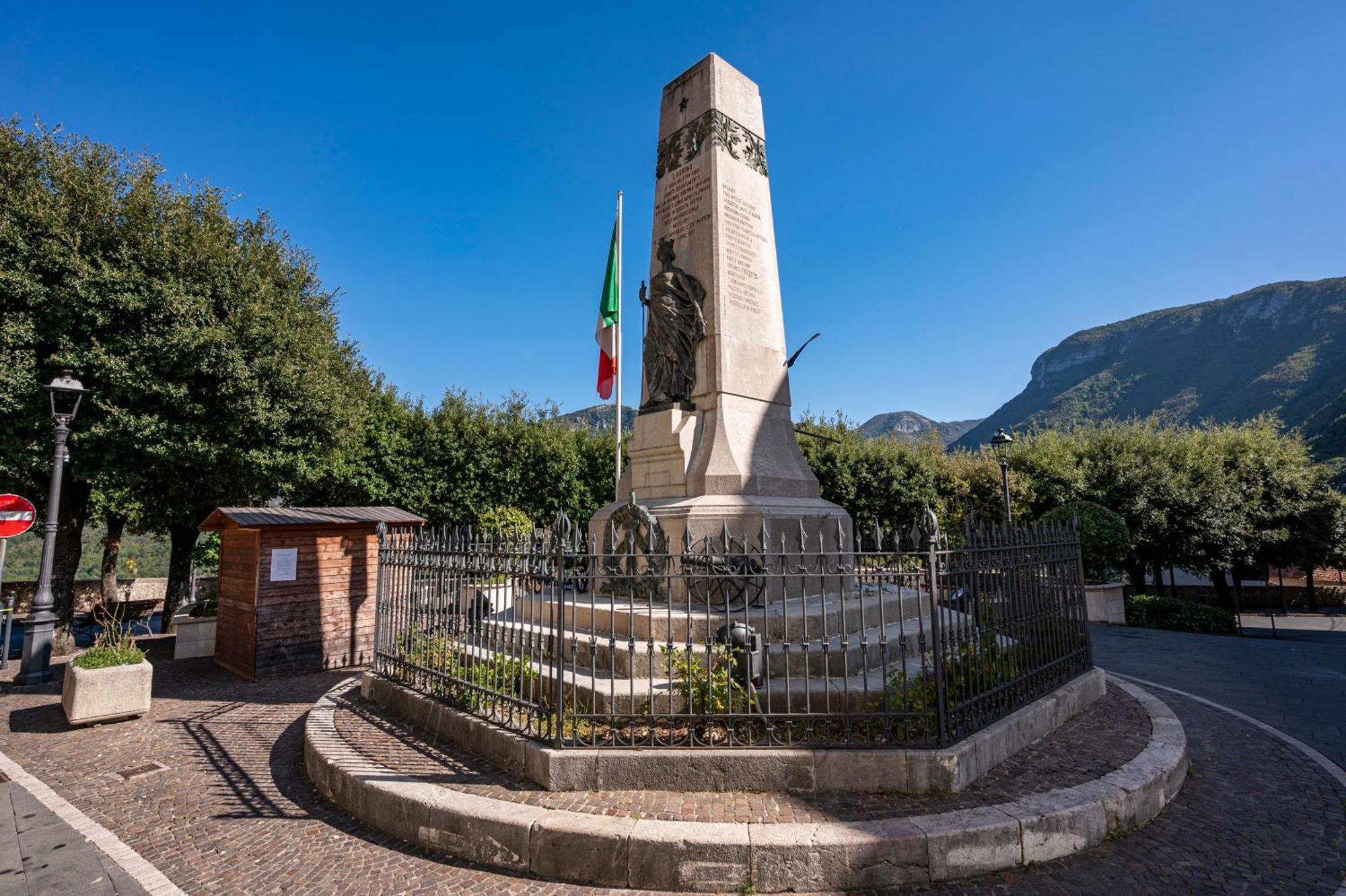 Piazza Laurino Apartments Basic Excursions Alto Cilento Cammino Giubilare Di Santelena Dış mekan fotoğraf