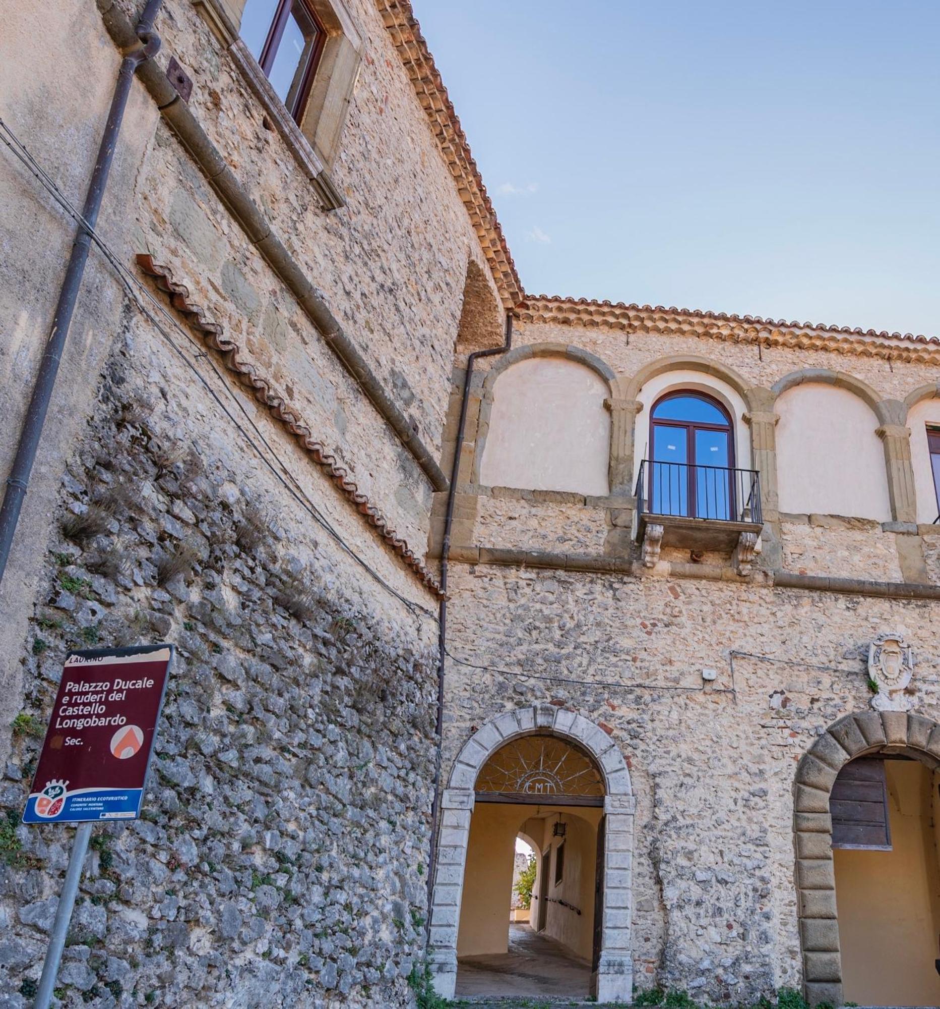 Piazza Laurino Apartments Basic Excursions Alto Cilento Cammino Giubilare Di Santelena Dış mekan fotoğraf